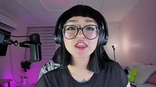 Girls: discover live performances with matured cam models, from teasing to fixations, in a variety of stunning live sex cams.