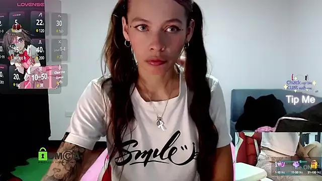 Girls: discover live performances with matured cam models, from teasing to fixations, in a variety of stunning live sex cams.