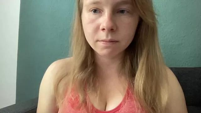 SweetLucy96 from StripChat