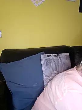 Girls: discover live performances with matured cam models, from teasing to fixations, in a variety of stunning live sex cams.