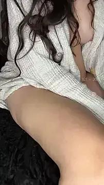 Girls: discover live performances with matured cam models, from teasing to fixations, in a variety of stunning live sex cams.