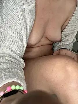 sweetsirenn from StripChat is Freechat