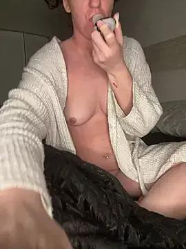 Girls: discover live performances with matured cam models, from teasing to fixations, in a variety of stunning live sex cams.