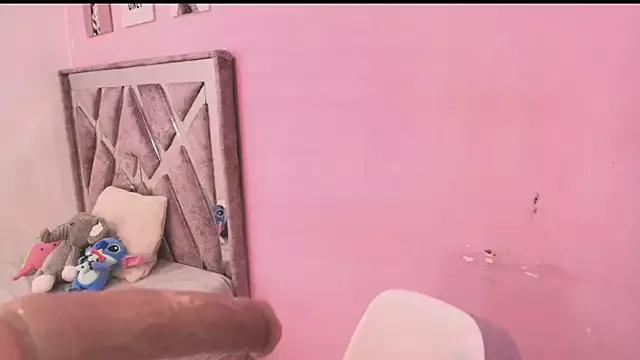 Girls: discover live performances with matured cam models, from teasing to fixations, in a variety of stunning live sex cams.