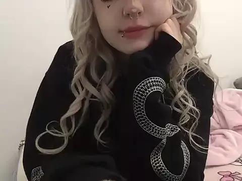 sweetykitty11 from StripChat is Freechat