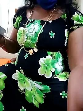 tamiltady from StripChat is Freechat