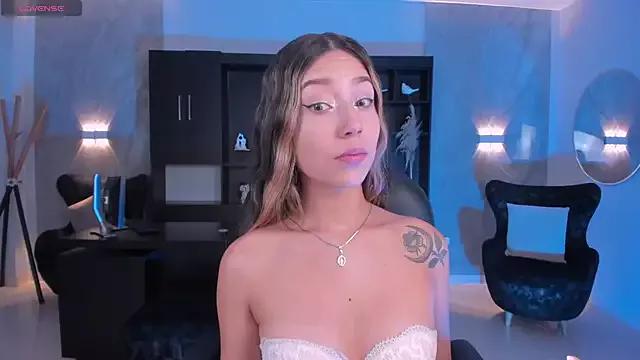 TaraLawrence from StripChat