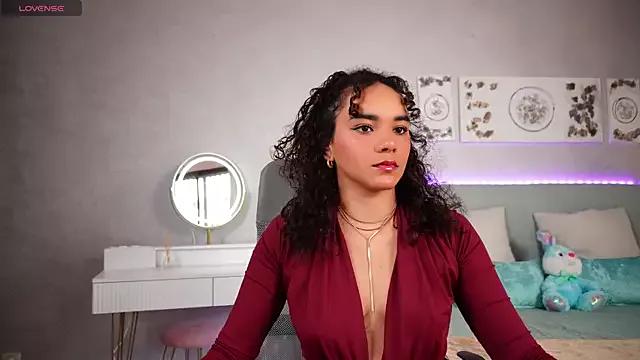 Taylor_Tina from StripChat is Freechat