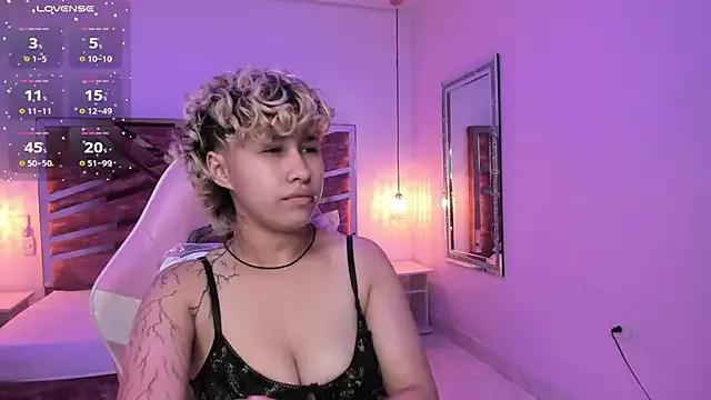 Girls: discover live performances with matured cam models, from teasing to fixations, in a variety of stunning live sex cams.