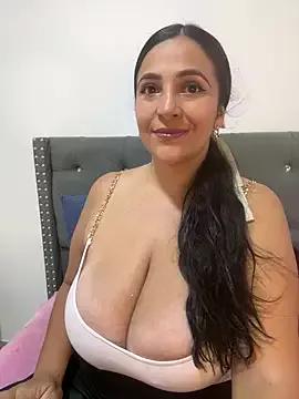 Girls: discover live performances with matured cam models, from teasing to fixations, in a variety of stunning live sex cams.