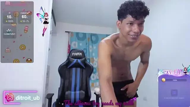 Tellmefoxy from StripChat
