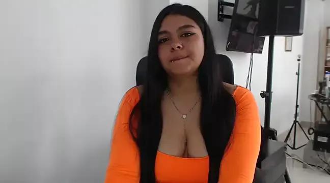 Girls: discover live performances with matured cam models, from teasing to fixations, in a variety of stunning live sex cams.