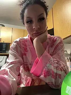 thatonelightskinn from StripChat