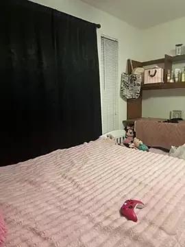 thatonelightskinn from StripChat