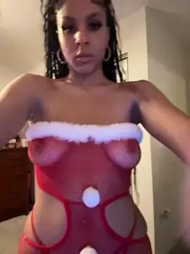 thatonelightskinn from StripChat