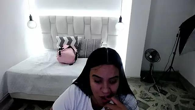 Girls: discover live performances with matured cam models, from teasing to fixations, in a variety of stunning live sex cams.