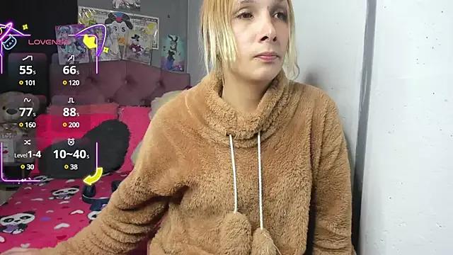 Girls: discover live performances with matured cam models, from teasing to fixations, in a variety of stunning live sex cams.