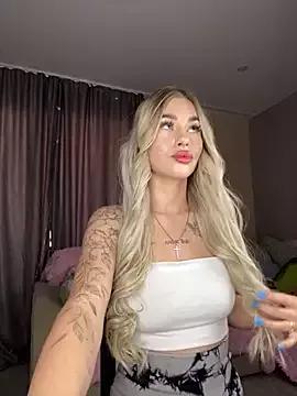 Tiffany_Kissss from StripChat is Freechat