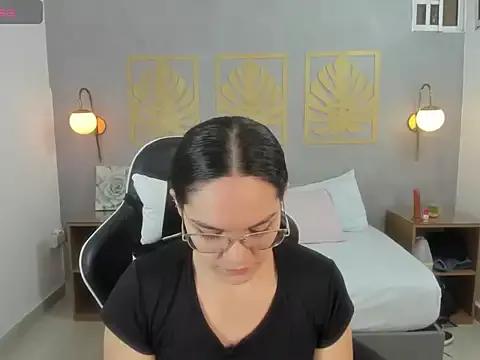 tiffany_whitee from StripChat is Freechat
