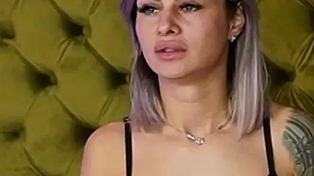 Girls: discover live performances with matured cam models, from teasing to fixations, in a variety of stunning live sex cams.