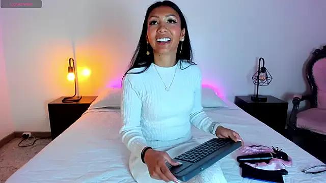 Girls: discover live performances with matured cam models, from teasing to fixations, in a variety of stunning live sex cams.