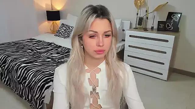 Girls: discover live performances with matured cam models, from teasing to fixations, in a variety of stunning live sex cams.