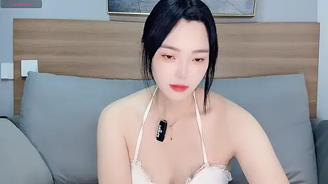 upoo7lt on StripChat