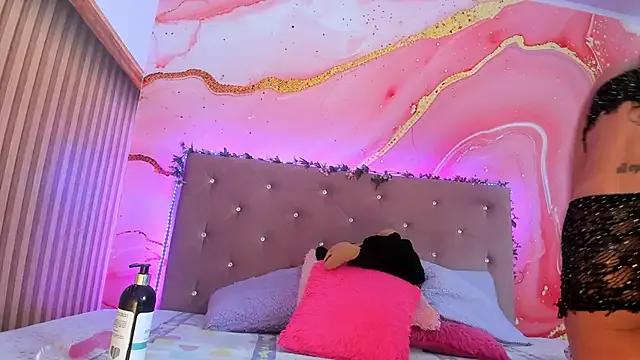 Girls: discover live performances with matured cam models, from teasing to fixations, in a variety of stunning live sex cams.