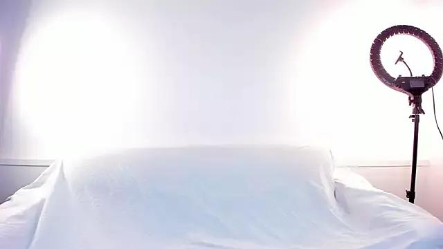 Girls: discover live performances with matured cam models, from teasing to fixations, in a variety of stunning live sex cams.