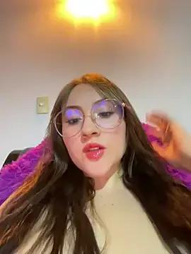 Girls: discover live performances with matured cam models, from teasing to fixations, in a variety of stunning live sex cams.