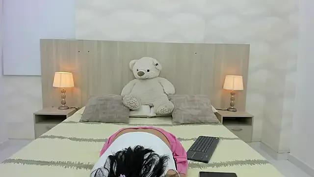Girls: discover live performances with matured cam models, from teasing to fixations, in a variety of stunning live sex cams.