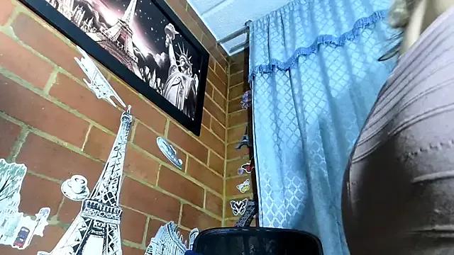 Girls: discover live performances with matured cam models, from teasing to fixations, in a variety of stunning live sex cams.