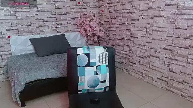 Girls: discover live performances with matured cam models, from teasing to fixations, in a variety of stunning live sex cams.