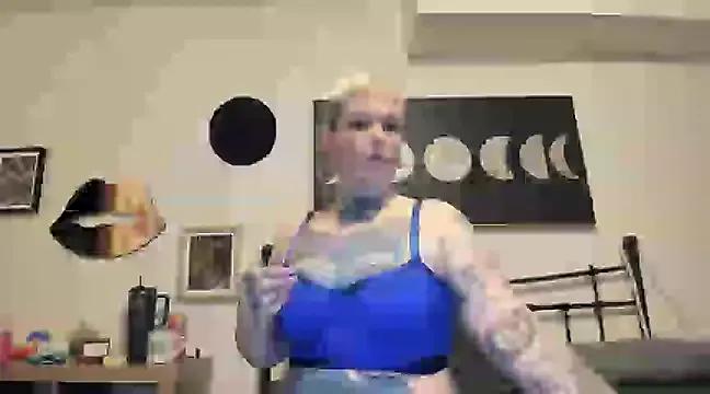 Girls: discover live performances with matured cam models, from teasing to fixations, in a variety of stunning live sex cams.