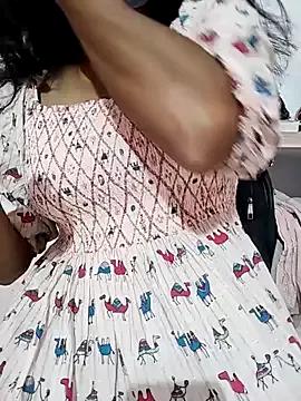 Girls: discover live performances with matured cam models, from teasing to fixations, in a variety of stunning live sex cams.