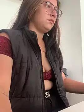 Girls: discover live performances with matured cam models, from teasing to fixations, in a variety of stunning live sex cams.