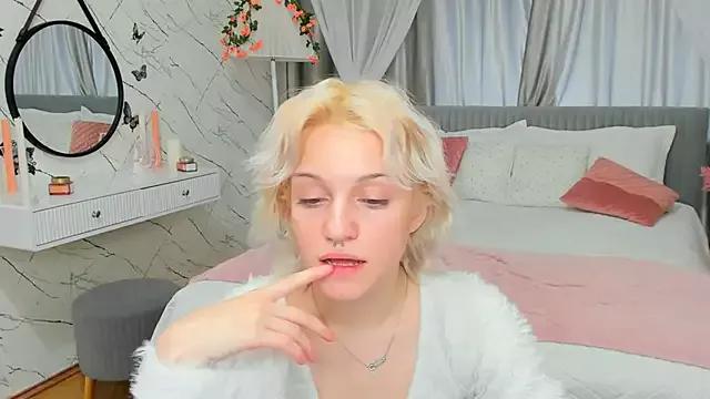 VelvetVixen155 from StripChat