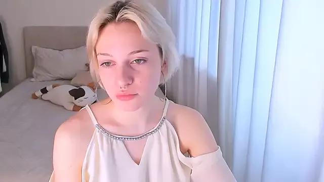 VelvetVixen155 from StripChat