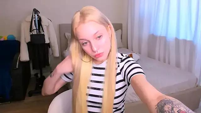 VelvetVixen155 from StripChat