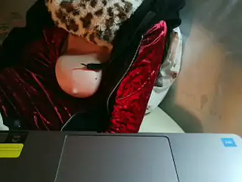 VeneRed on StripChat