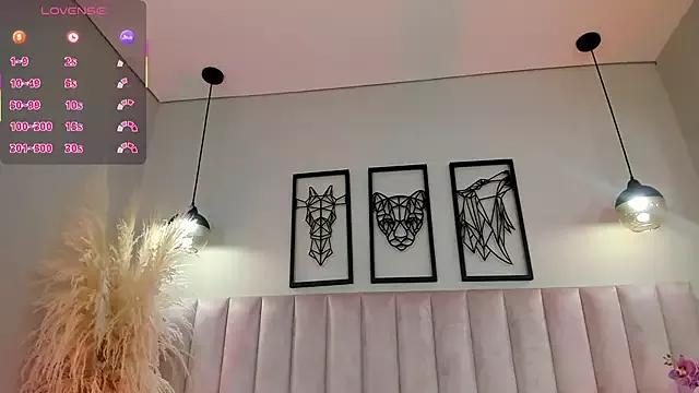 Venus_hall from StripChat is Freechat
