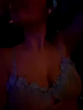 Girls: discover live performances with matured cam models, from teasing to fixations, in a variety of stunning live sex cams.