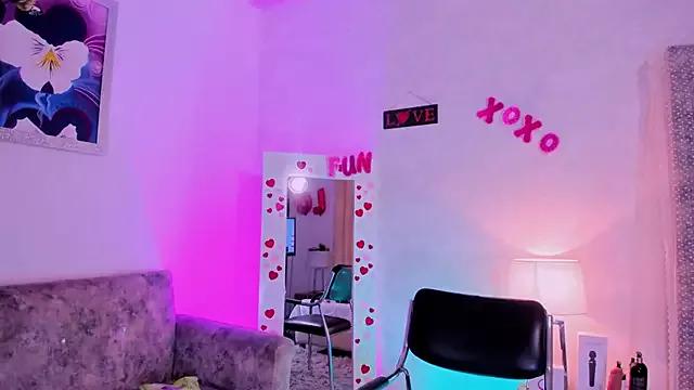 Girls: discover live performances with matured cam models, from teasing to fixations, in a variety of stunning live sex cams.