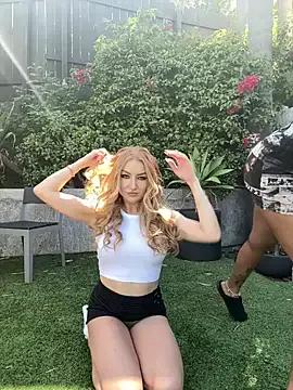 Girls: discover live performances with matured cam models, from teasing to fixations, in a variety of stunning live sex cams.