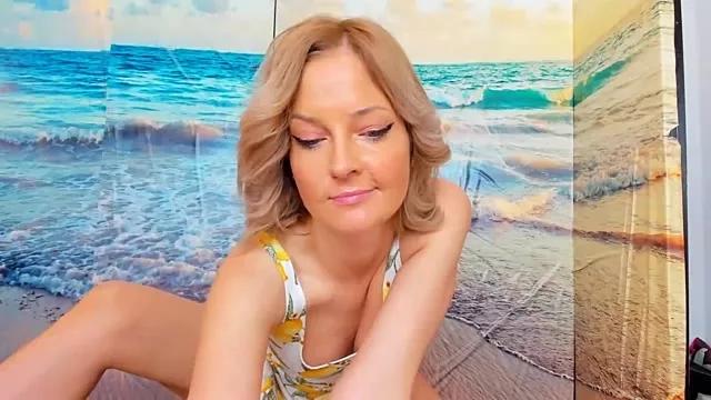 ViciousSiren from StripChat