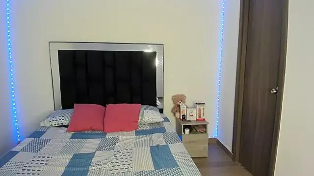 Girls: discover live performances with matured cam models, from teasing to fixations, in a variety of stunning live sex cams.