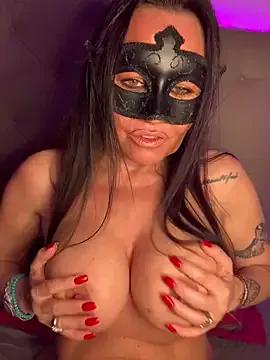 vicvictoriax from StripChat
