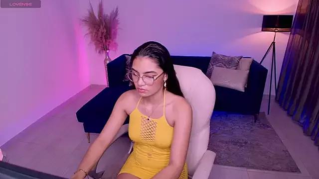 violet_aspen from StripChat is Freechat