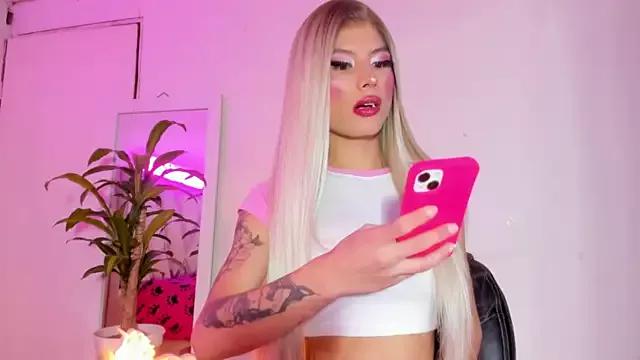 Girls: discover live performances with matured cam models, from teasing to fixations, in a variety of stunning live sex cams.