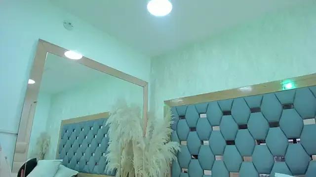 Violetaa_angell_ from StripChat is Freechat